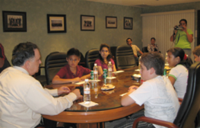 Entrevistan alumnos del IMARC al Presidente del STJ