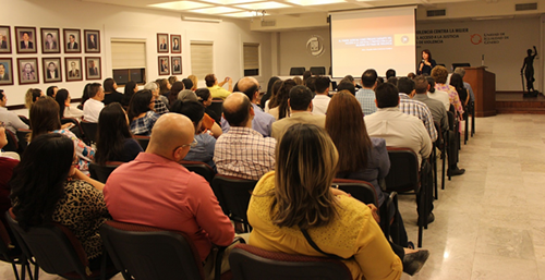 Imparte conferencia la Mtra. Claudia Indira Contreras Córdova