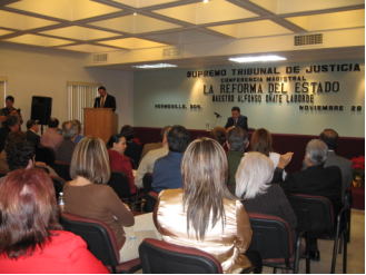 Alfonso Oñate Laborde ilustró sobre el proceso de la reforma del Estado