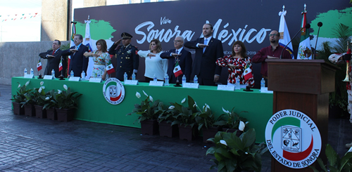 Encabeza el Supremo Tribunal de Justicia ceremonia de Honores a la Bandera