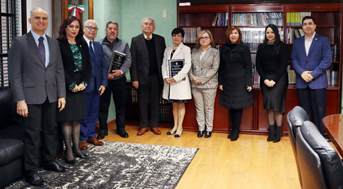 Entregan reconocimiento a Servidores Públicos del año