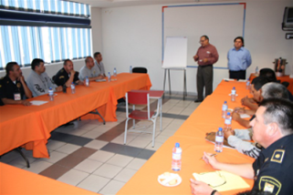 Policías municipales se instruyen en la mediación