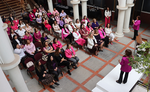 Se imparte conferencia para conmemorar el Día Internacional de la Mujer