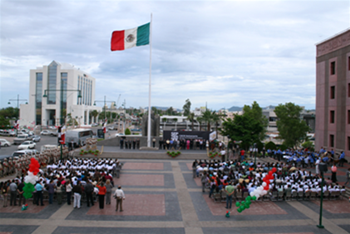 Honra el Poder Judicial a nuestro Lábaro Patrio