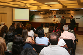 Imparten conferencia magistral "Paradigmas Históricos de la Función Judicial"