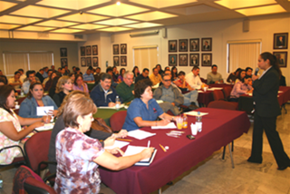 La Lic. Erika Bardales impartió taller este sábado
