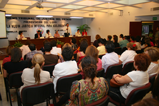 Presentan el libro La Nueva Justicia Integral para Adolescentes