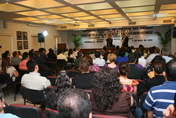 Cárdenas Gutiérrez impartió conferencia magistral