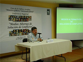 Conferencia magistral sobre mecanismos alternos de solución de conflictos en Ciudad Obregón