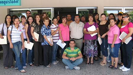 Asiste a conferencias personal del norte del Estado