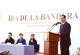 Pide Gobernador Guillermo Padrés, honrar a la Bandera de México trabajando con unidad y determinación