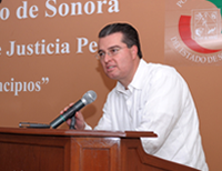 Imparten conferencia magistral en el sur del Estado