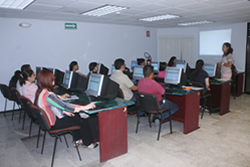 Asisten a curso de Excel Avanzado