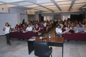 La maestra Nancy Villafán participa en el Curso Especializado para Jueces