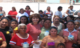 Damas del Voluntariado del STJ Festejan a Mamás del Ejido Mineros de Pilares
