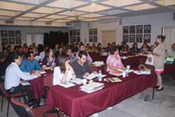 La Lic. Erika Bardales continúa con el curso especializado para jueces