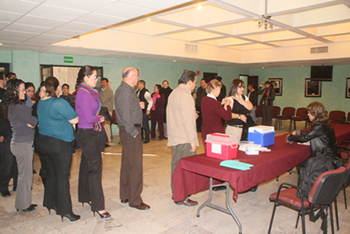 Vacunación contra influenza en el STJ por el ISSSTESON