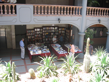 Aprovechan Expo-Venta de Libros Jurídicos