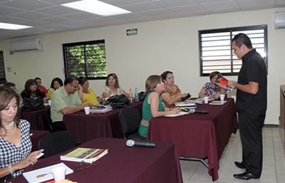Aprenden cómo dirigir audiencias previas al juicio oral en el sur del Estado