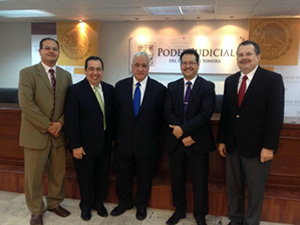 Imparte Conferencia Magistral Dr. Manuel González Oropeza