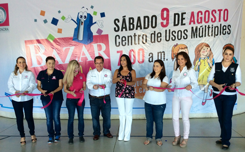 Voluntariado del STJ participa en Bazar Escolar