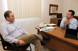 Realiza Presidente del STJ recorrido por juzgado de Sahuaripa