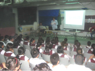 Estudiantes de la Ley 57 reciben orientación sobre violencia intrafamiliar