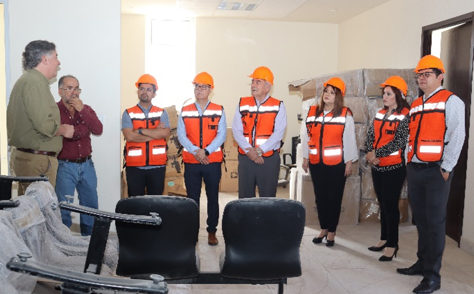 Personas funcionarias del Poder Judicial del Estado de Sonora visitan edificación del que será el Centro Integral de Justicia