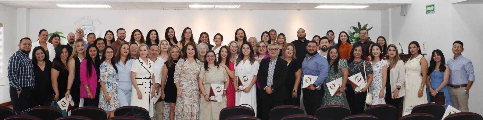 Se realiza ceremonia de clausura de Diplomado en Formación de Facilitadores en Justicia Restaurativa